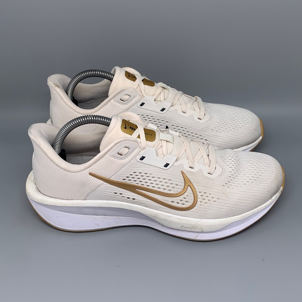 Nike Quest 6 Phantom Metallic Gold Running Shoes FD6034-003 Women’s Sz 9.5